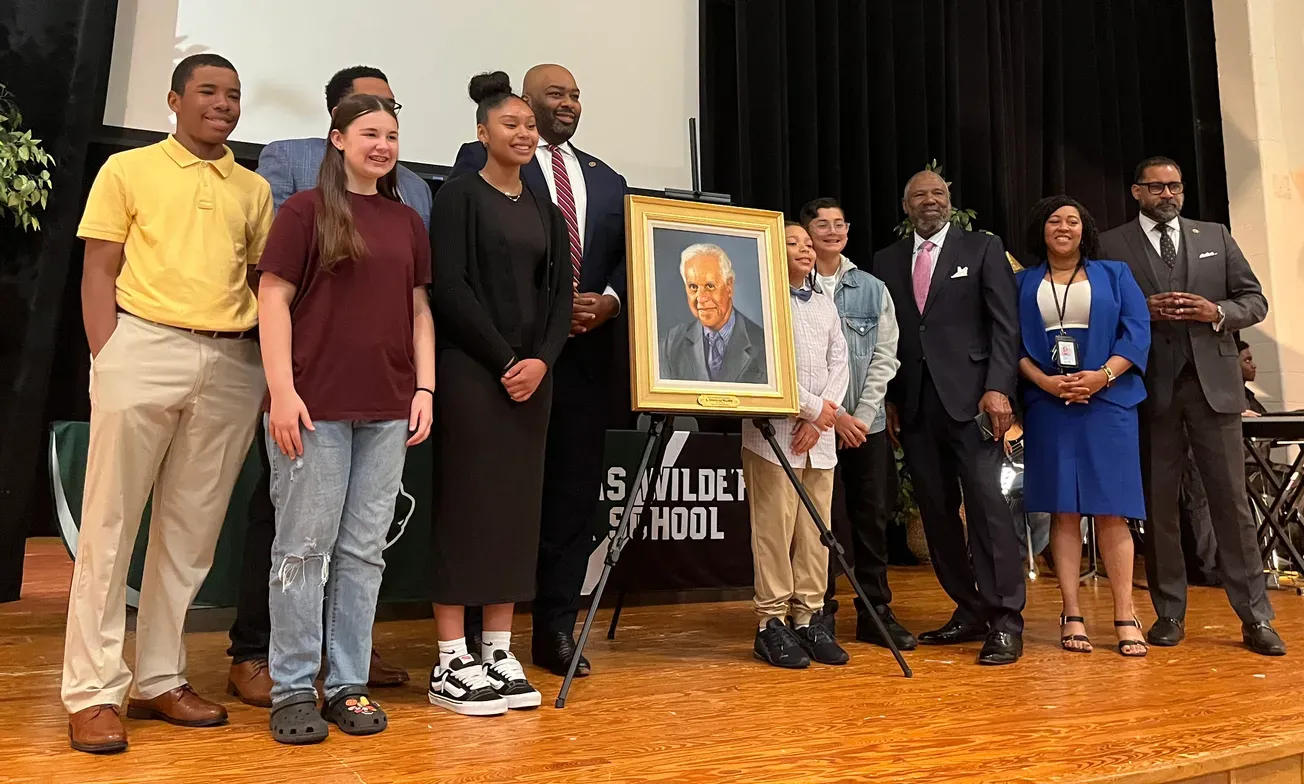 Wilder Middle School unveils new portrait of former governor • Northstar students steal the show at gym ribbon-cutting