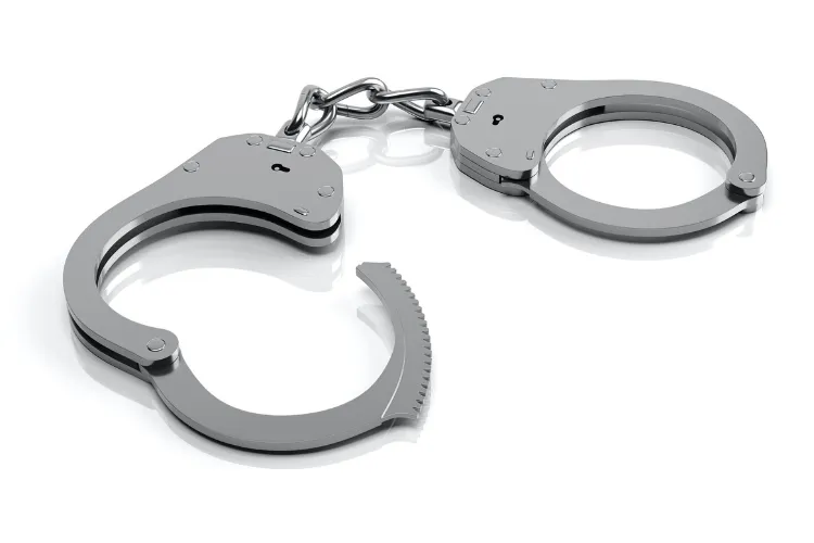 Officer injured trying to arrest 20-year-old man at Richmond airport
