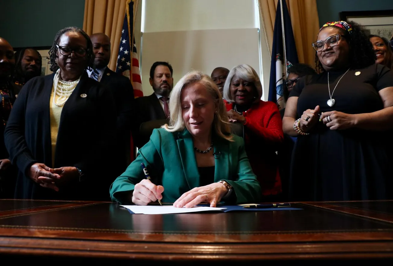 Spanberger signs bills to send constitutional amendments to voters this year