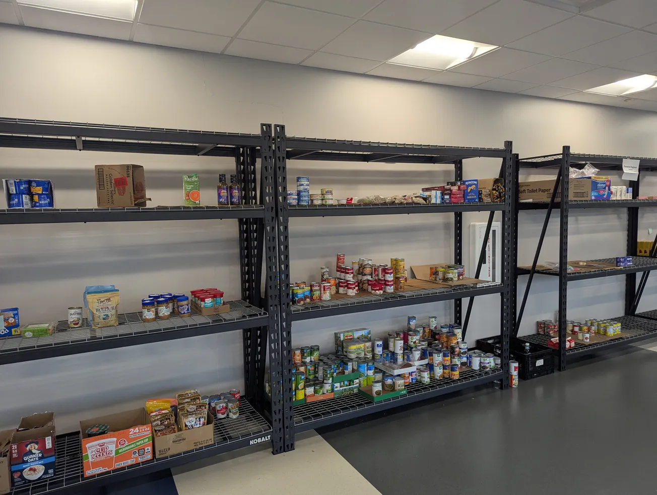 Donations, 'food bank' helps as backpay is disbursed to TSA screeners at RIC